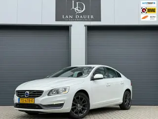 Volvo S60 1.6 T3 R-Design / AUTOMAAT / LEDEREN BEKLEDING