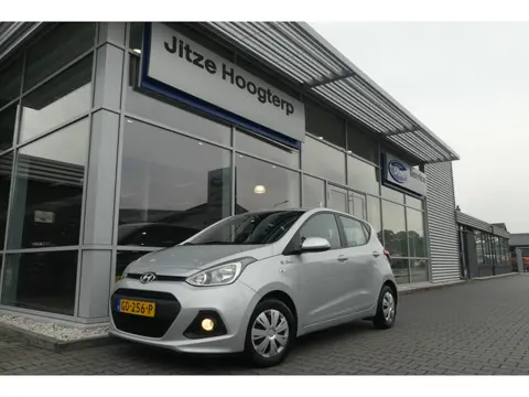 Hyundai i10 1.0i i-Motion Comfort TREKHAAK, CRUISE, CLIMA, ELEKT. RAMEN, 65.462KM