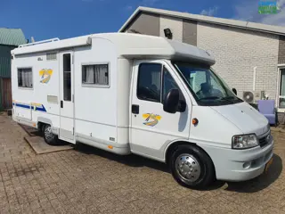 Bürstner T 625-Zeer netjes-Goed onderhouden-Zonnepaneel