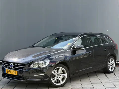 Volvo V60 BWJ 2015 | 2.4 D6 AWD Plug-In Hybrid Momentum | CLIMA | NAVI | STOELVERW | STANDKACHEL | P
