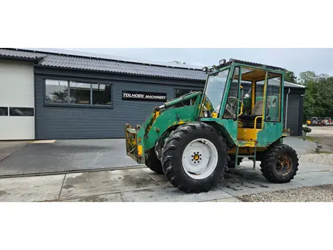 JCB 520M