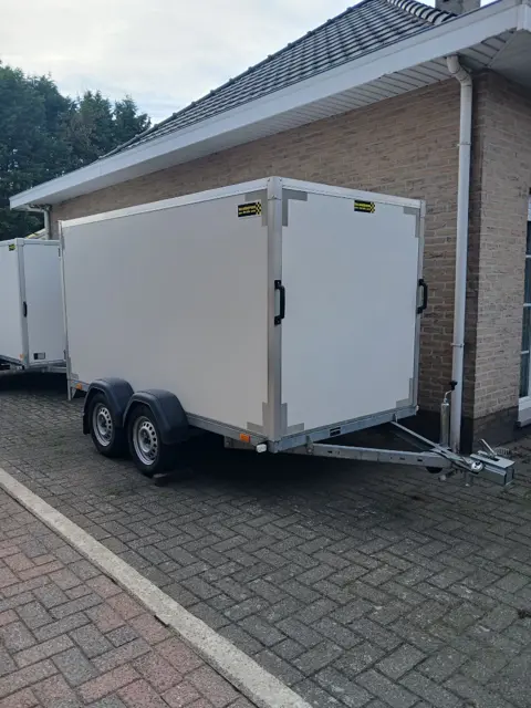 gesloten aanhangwagen