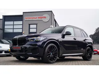 BMW X5 XDrive45e High Executive | Panorama | Harman/Kardon | Driving Assisted | Trekhaak | 22 inch |