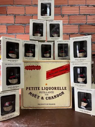 Moët &amp; Chandon - Full Box: 12 Petite Liquorelle + 12