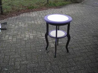 bijzet / bloemen tafeltje