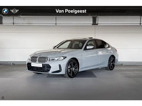 BMW 3 Serie Sedan 330e M Sport | Trekhaak