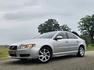 Volvo S80 2.4 D5 Momentum (bj 2007, automaat)