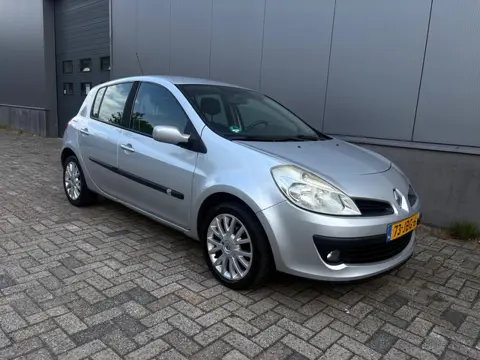 Renault Clio 1.2-16V |Nieuw Apk|5 deurs|Airco