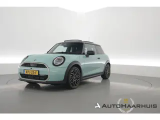MINI 3-deurs 1.5 Cooper C Favoured L | Pano | HUD | Harman Kardon | Stoel- Stuurverw. | 18'' | Leder