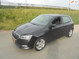 Skoda FABIA Skoda Fabia 1.0 Tsi Benzine Automaat airco lmv pdc 72.000km