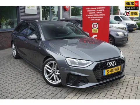 Audi A4 Avant 35 TFSI S edition Competition / Massage / Trekhaak / Virtual dash / Camera
