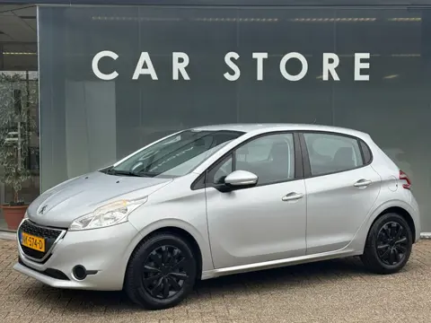 Peugeot 208 1.2 VTi Allure Navi Stoelverwarming Airco