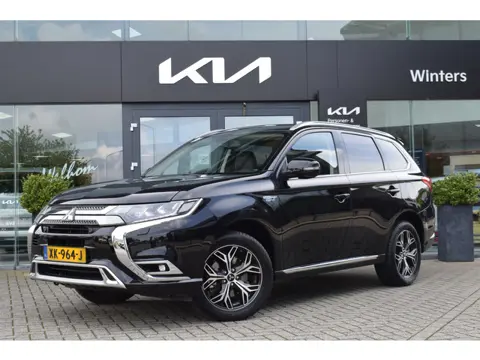Mitsubishi Outlander 2.4 PHEV Intense | AWD | Stoelverwarming | Camera + Sensoren Voor/ Achter |