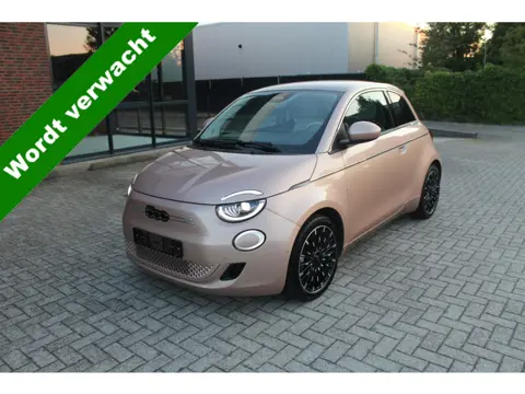 Fiat 500 La Prima 42 kWh Clima-Camera-Leder-Stoelverwarming-JBL-Pano
