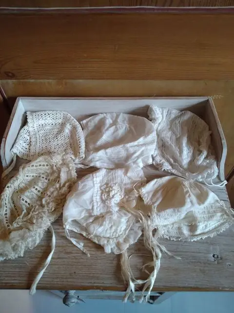 Inconnu - poppen mutsen - 1900-1909 - Frankrijk