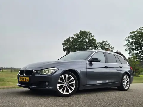 BMW 3 Serie Touring 320i High Executive (bj 2013)