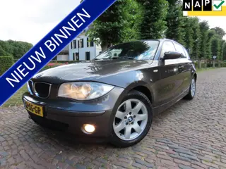 BMW 1-serie 118i High Executive Automaat Leer Airco Cruisecontrol Bleutooth/Carplay 5 Drs Lm Velgen*
