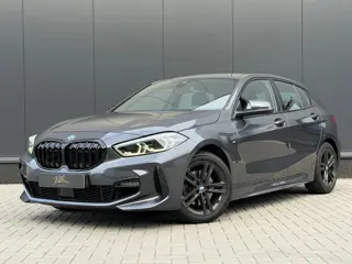 BMW 1-serie 118i M-Sport Cruise|Carplay|Navi|PDC|Half leder|Stoelverwarming