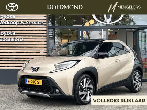 Toyota Aygo X 1.0 VVT-i S-CVT Envy | Rijklaar | Automaat | Schuifdak |