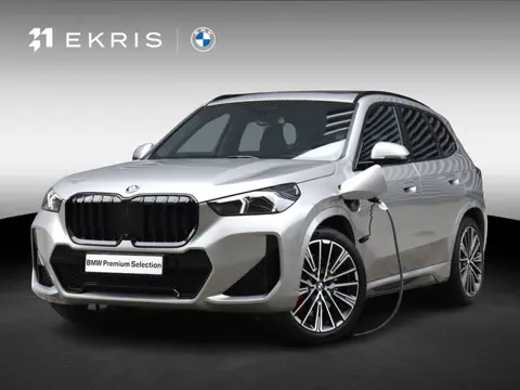 BMW X1 xDrive30e | M Sportpakket Pro | Panodak | Head-Up | Trekhaak | Elektr. Stoelen | Harman Kardo