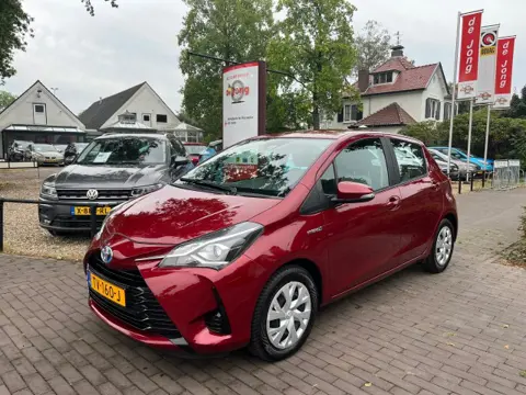 TOYOTA YARIS 1.5 HYBRID AUTOMAAT / NAVI / CAMERA / CRUISE CTR. / TREKHAAK AFN. / RADIO / ELEK. RAMEN