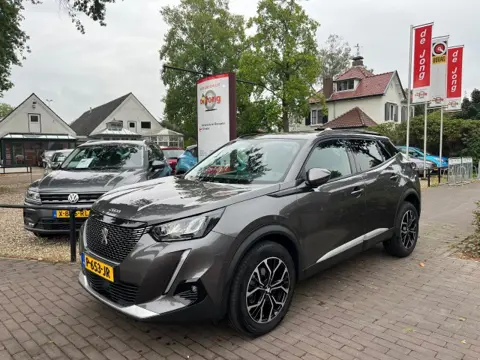 PEUGEOT 2008 1.2 PURETECH ALLURE / CARPLAY / CAMERA / DAB / STOELVERW. / TREKHAAK / HALF LEDER / LED / 17'' LMV