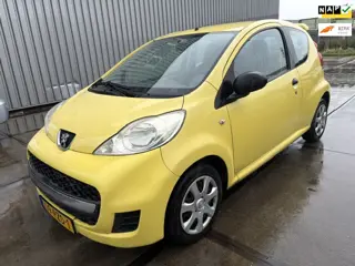 Peugeot 107 1.0-12V XR 126000 KM nap /service boekje