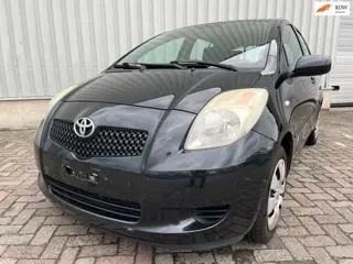 Toyota Yaris 1.3 VVTi Sol SCHADEAUTO!!
