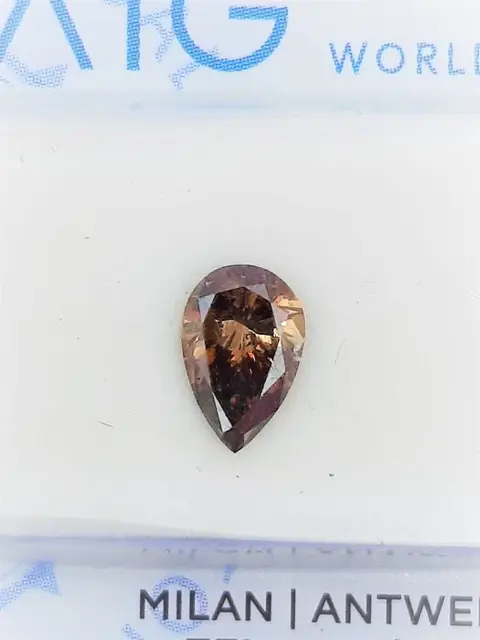 Diamant - 0.74 ct - Peer, Geen reserve - fancy vivid orange