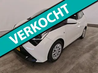 Toyota Aygo 1.0 VVT-i 72pk x-play | Navigatie via Apple CarPlay / Android Auto | Achteruitrijcamera 