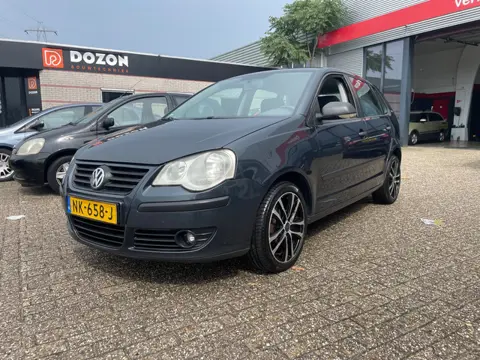 Volkswagen Polo 1.4-16V Trendline zeer nette auto