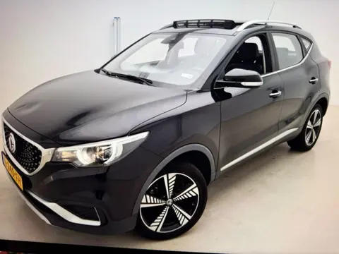 MG Mg Zs BWJ 2021 EV Luxury 143 PK 45 kWh KOMT BINNEN !!