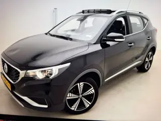 MG Mg Zs BWJ 2021 EV Luxury 143 PK 45 kWh KOMT BINNEN !!
