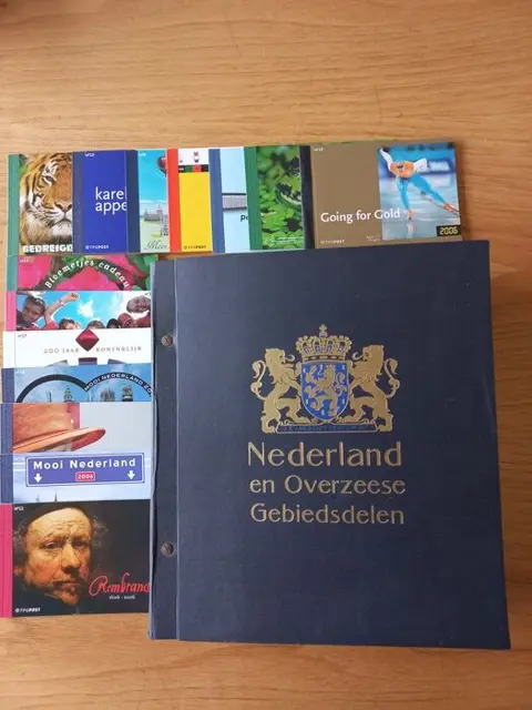Nederland en Overzeese Rijksdelen 1867/2007 - Verzameling in Davo album