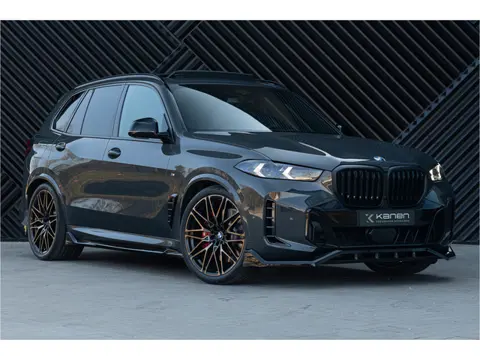 BMW X5 xDrive50e LCI M-sport Pro ACC Skylounge M Seats Massage Stoelvent. Bowers&W AlcantHemel, HUD 