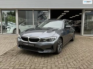 BMW 3-serie 320e Touring Business Edition Plus 204 Pk |Navigatie | Cruise | Panoramadak | Camera | 1