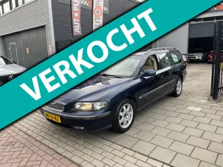 Volvo V70 2.4 Comfort Line 3e Eigenaar! Trekhaak Airco NAP APK