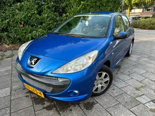 Peugeot 206 + MET AIRCO & APK TOT 17-04-2027!