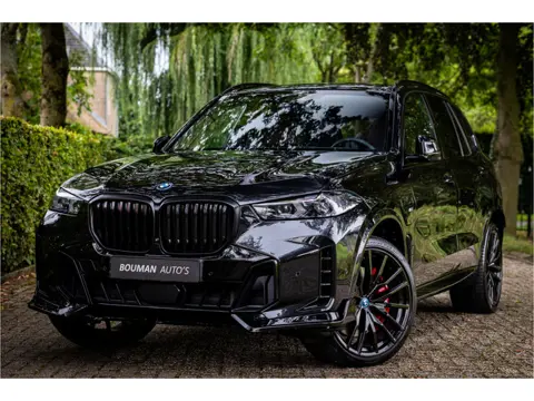 BMW X5 xDrive50e M Sport Pro Bowers & Wilkins Sky Lounge Massage Crafted Clarity Soft Close