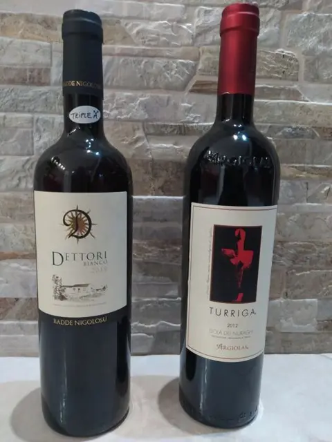 2012 Is Argiolas Turriga, Dettori badde nigolosu bianco - Sardinië - 2 Fles (0,75 liter)