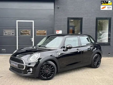 Mini 5-Deurs 1.5 One Pepper - Origineel NL - Automaat