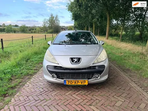 Peugeot 207 CC 1.6-16V T Sport