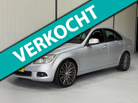 Mercedes-Benz C-klasse 180 K Elegance AUTOMAAT - NETTE STAAT- NAVI - TREKHAAK - LM VELGEN!