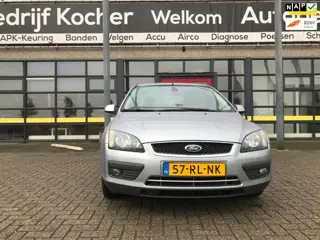 Ford Focus 1.6-16V First Edition