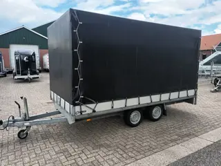 Henra plateauwagen 2700 Kg met huif