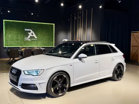 Audi A3 Sportback 1.4 TFSI 3 x S-Line Pano|Navi|PDC|Leer Wit!