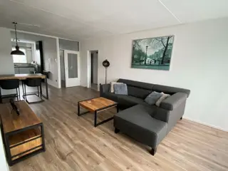 Woning aan de Loenermark te Amsterdam