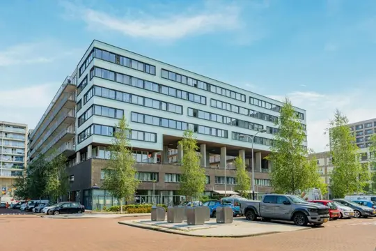 Woning aan de Martini van Geffenstraat te Amsterdam