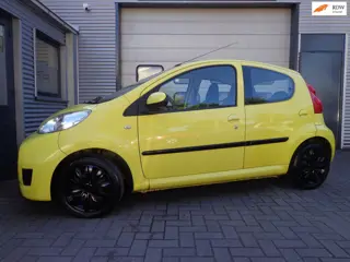 Peugeot 107 1.0-12V XR 5-DRS ! APK 28-09-2027 !