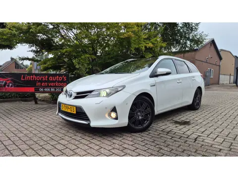 Toyota Auris Touring Sports 1.8 Hybrid Lease+PANO-2014